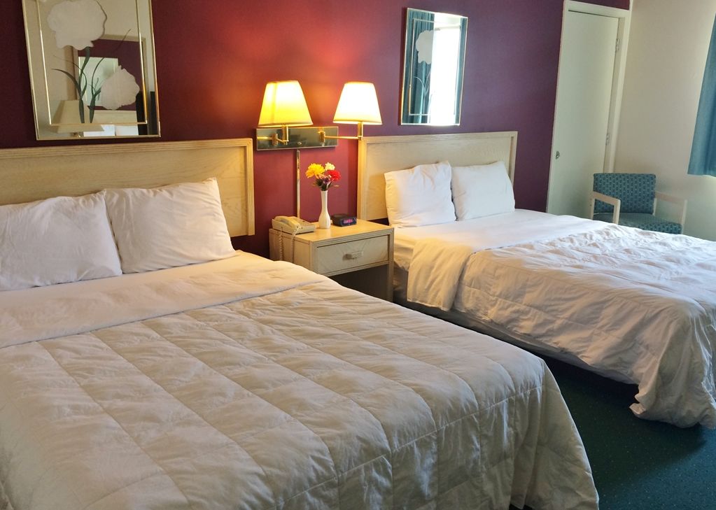 Americas Best Value Inn & Suites - Bluffton Room photo