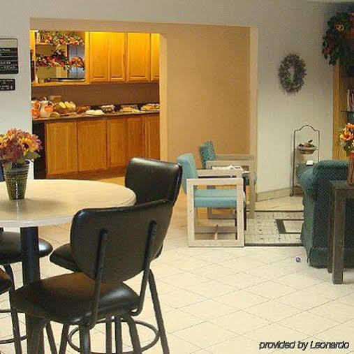 Americas Best Value Inn & Suites - Bluffton Room photo