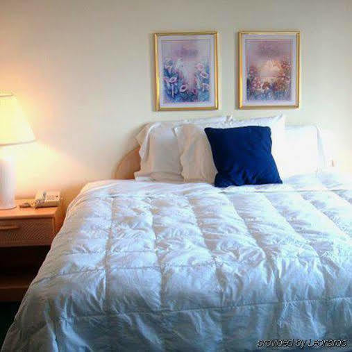 Americas Best Value Inn & Suites - Bluffton Room photo