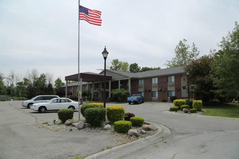 Americas Best Value Inn & Suites - Bluffton Exterior photo